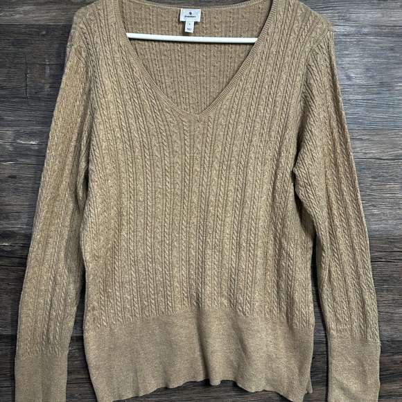 Dress Barn Tan V-Neck Sweater with Cable Knit Design - Picture 1 of 5